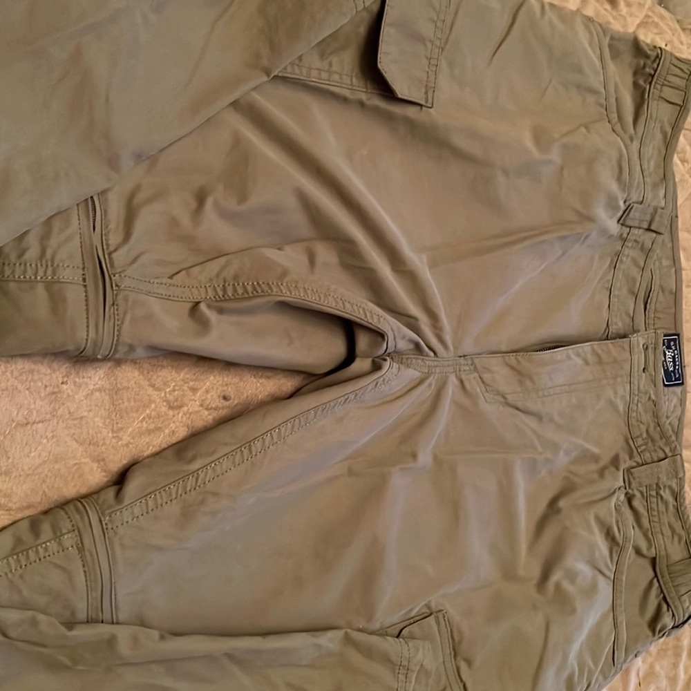 GH Bass & Co Men’s Cargo pants. Size 40x30